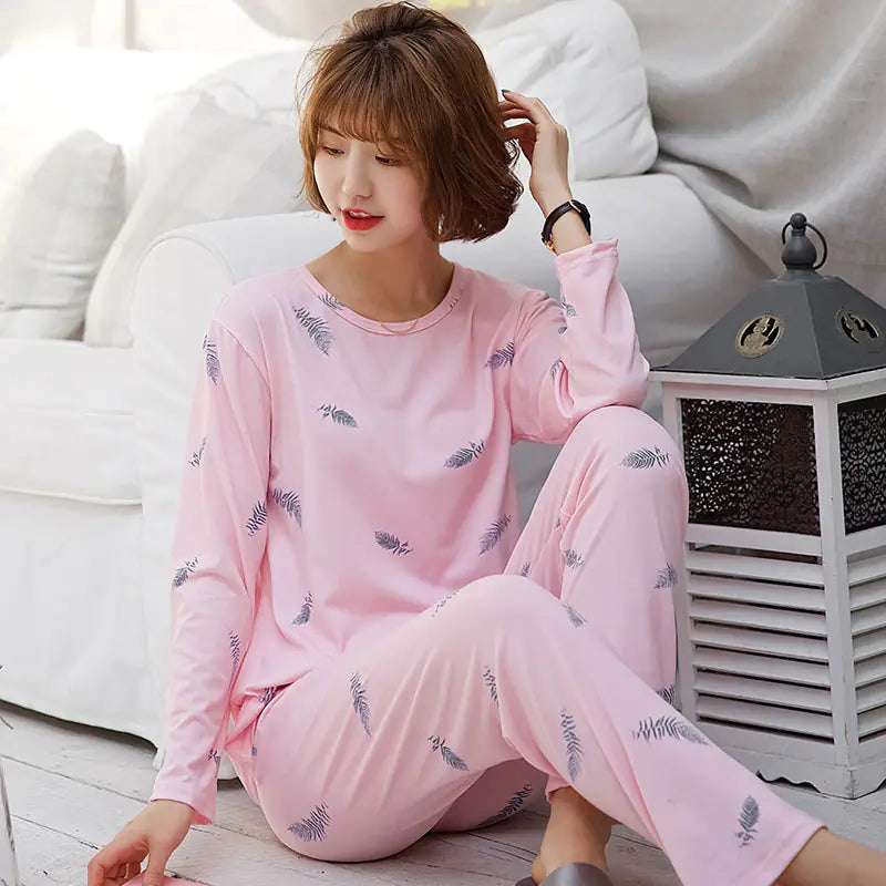Women's Long-Sleeved Pajama Set in Cute Design